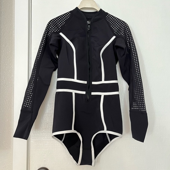 DUSKII Black White "Waimea Bay" Neoprene Long Sleeve Bikini Suit Small - Picture 2 of 7